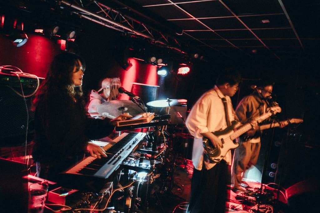 Live in UK & Sweden